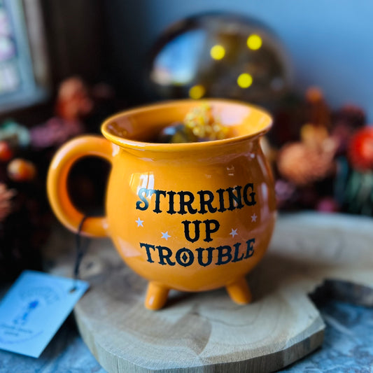 BOUGIE MUG STIRRING UP TROUBLE - Senteur citrouille gourmande